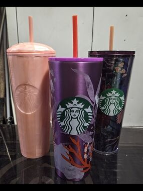 3 Starbucks Venti Cups